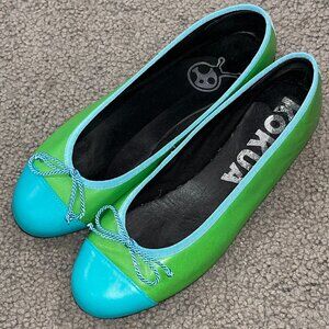 BRAND NEW KOKUA KELLY GREEN, TURQUOISE & WHITE LEATHER BALLET FLATS - EU 40